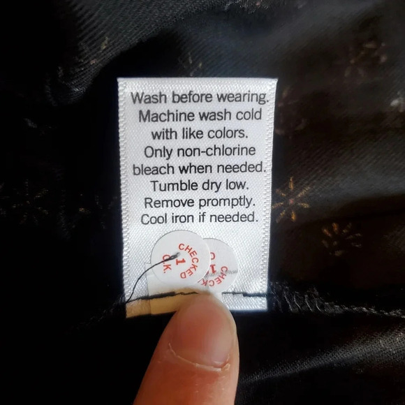 SO | Cropped Sleeveless Button Down Top in Black Daisy Dot sz 2X - Picture 8 of 12